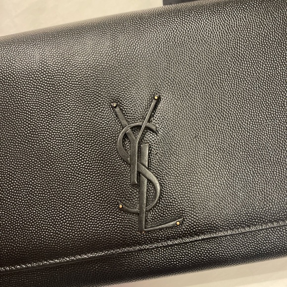 Saint Laurent Kate Medium Chain Bag in Grain De Poudre Embossed Leather - Picture 3 of 4